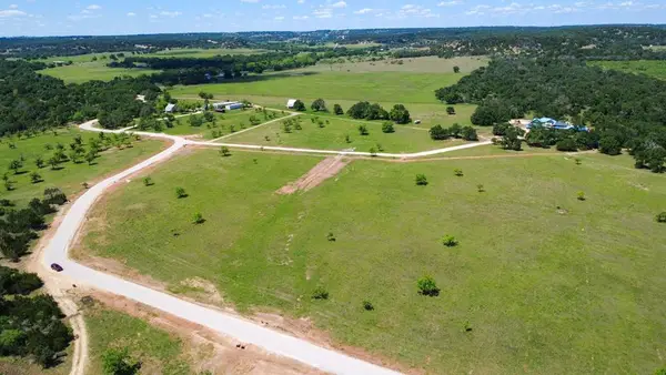 5 Baj Ln, Fredericksburg, TX 78624