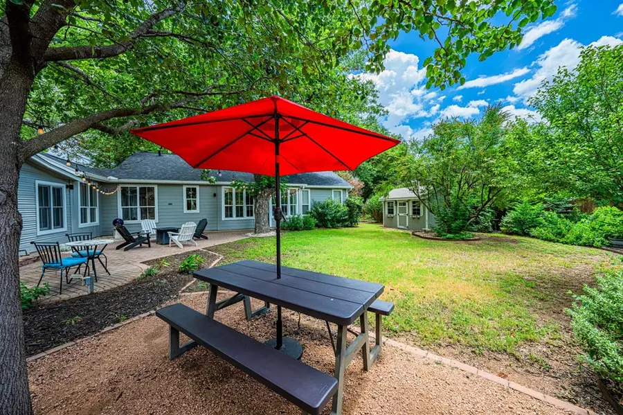 709 W Travis St, Fredericksburg, TX 78624 - #3