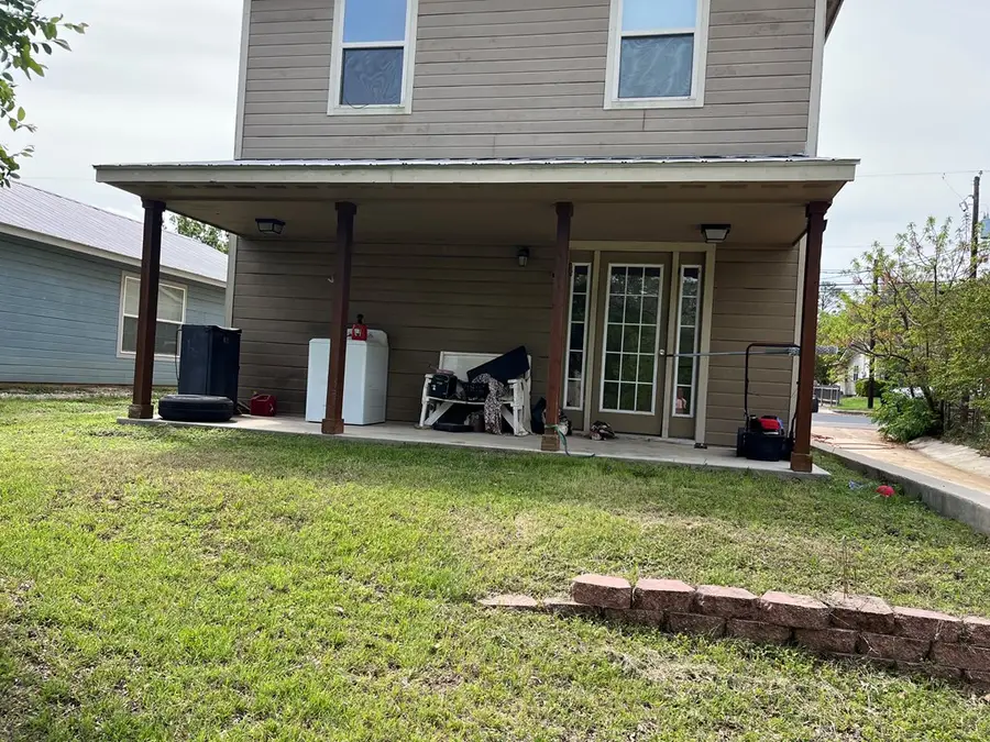 306 W Park St, Fredericksburg, TX 78624 - #2