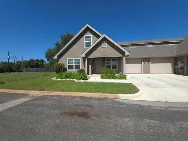 1004 E Hill St #A, Fredericksburg, TX 78624