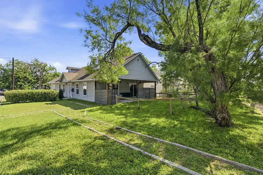 507 St Geralda St, Fredericksburg, TX 78624 - #2