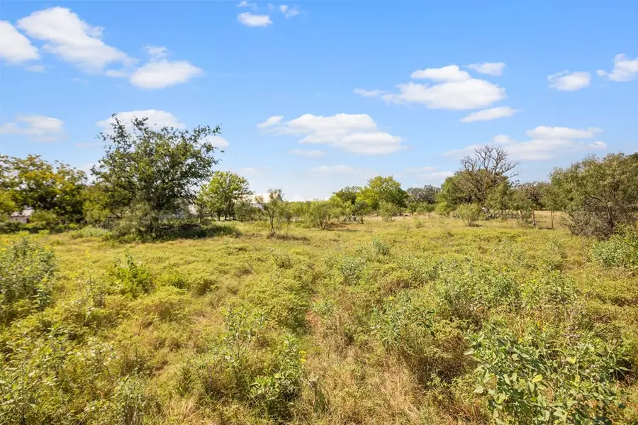 604 N Cherry St, Fredericksburg, TX 78624 - #2