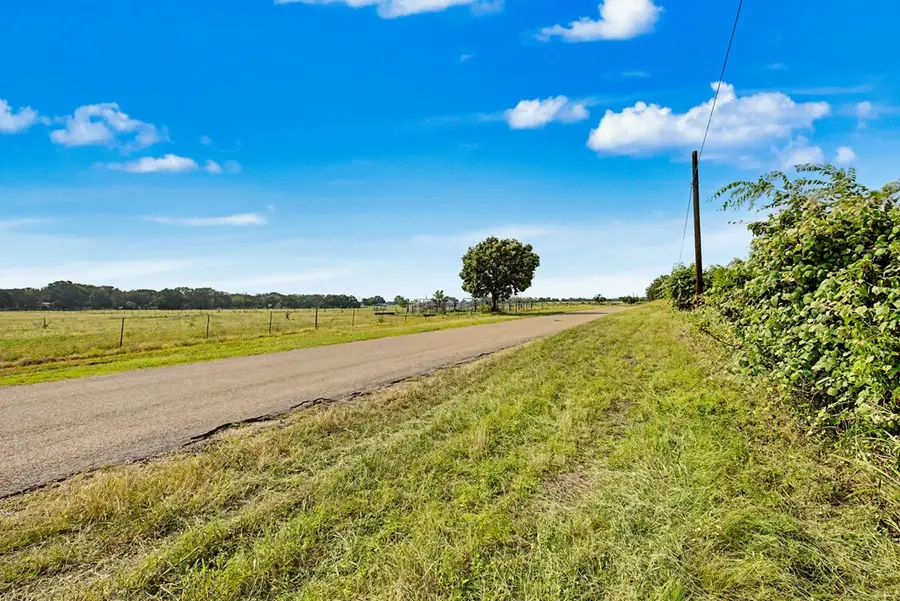 179 Woodland Dr, Fredericksburg, TX 78624 - #2