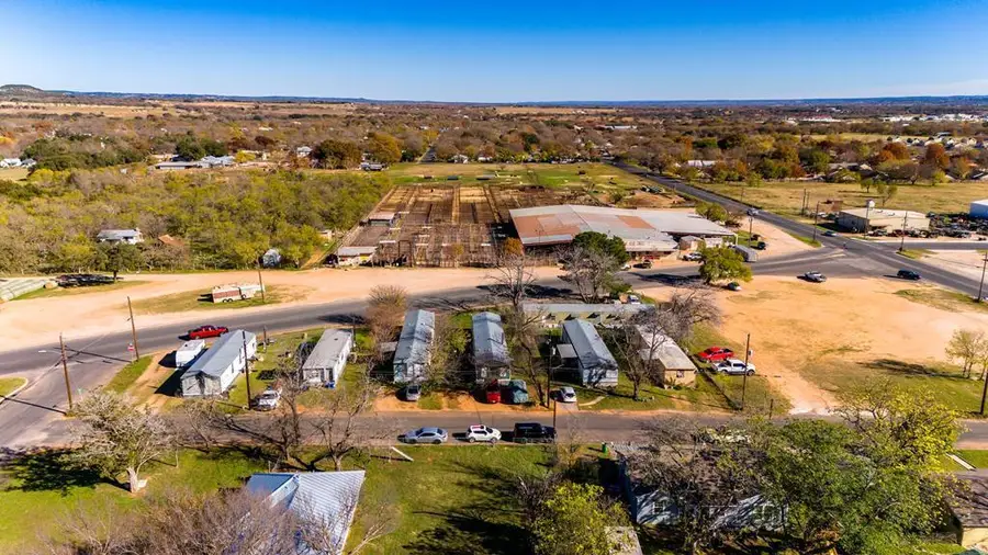 613 Mustang St, Fredericksburg, TX 78624 - #3