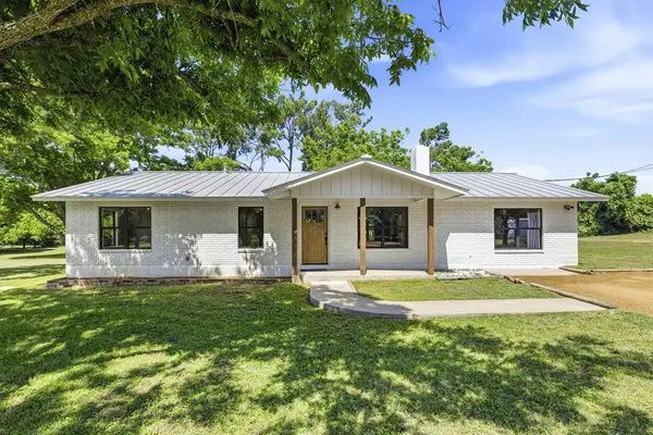 125 W Lower Crabapple Rd, Fredericksburg, TX 78624