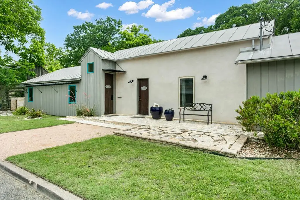 406 W Schubert St, Fredericksburg, TX 78624 - #1