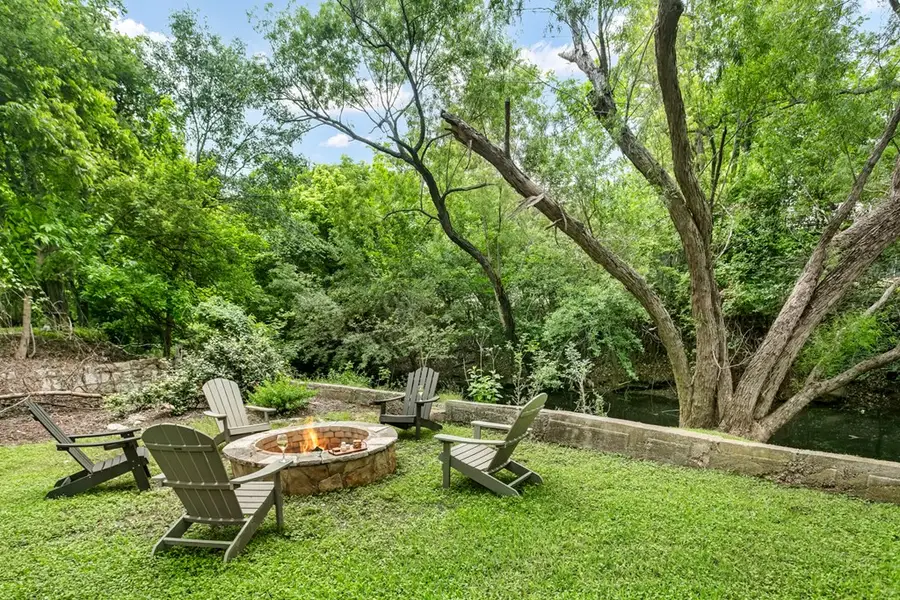 406 W Schubert St, Fredericksburg, TX 78624 - #3