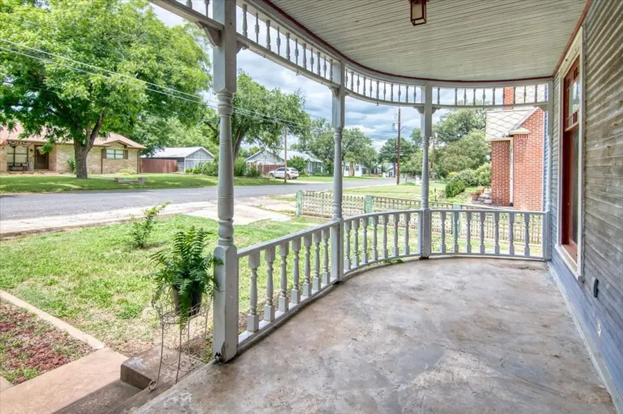 631 Westmoreland St, Mason, TX 76856 - #2