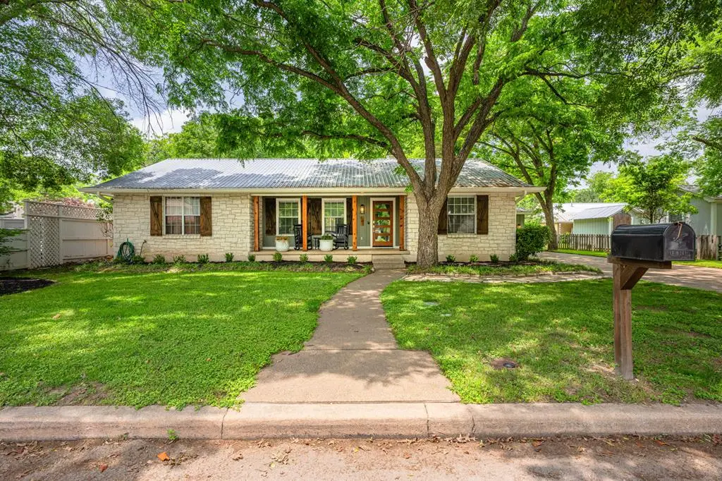 506 N Lincoln, Fredericksburg, TX 78624 - #1