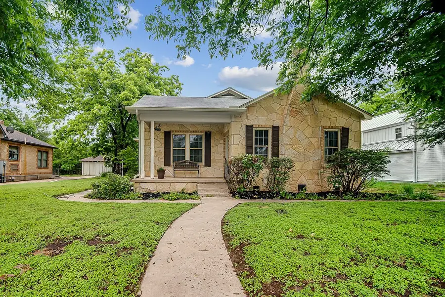 311 W Austin St, Fredericksburg, TX 78624 - #2