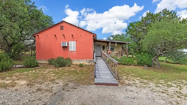646 South Loop, Blanco, TX 78606