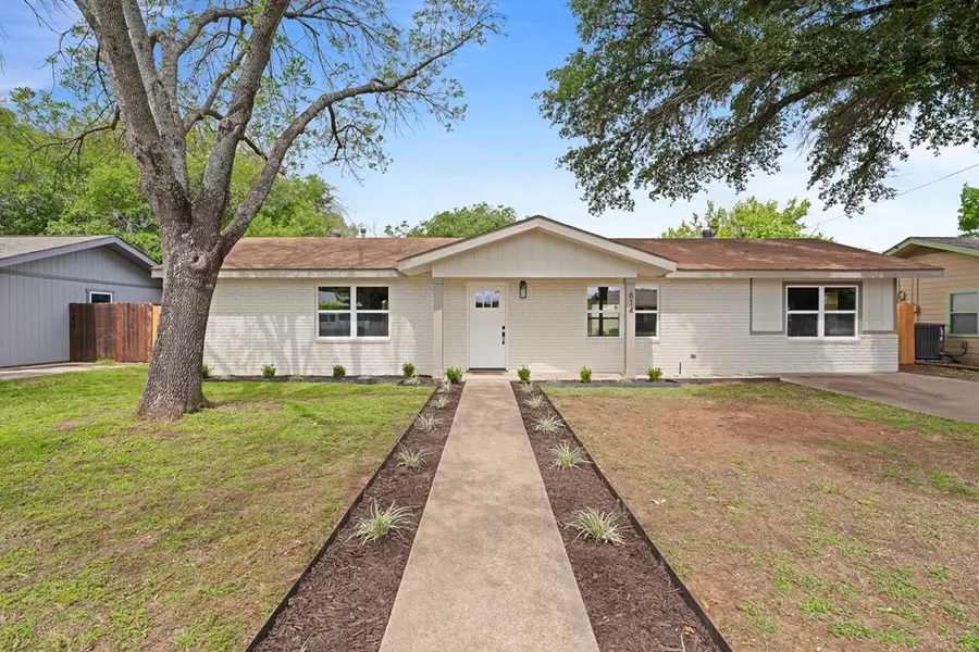 614 S Columbus, Fredericksburg, TX 78624 - #2
