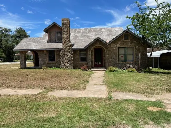 1421 S High St, Brady, TX 76825
