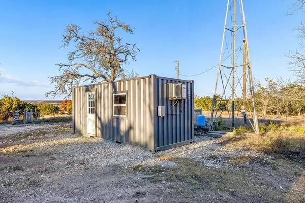 1106 S Perry Ranch Rd, Fredericksburg, TX 78624