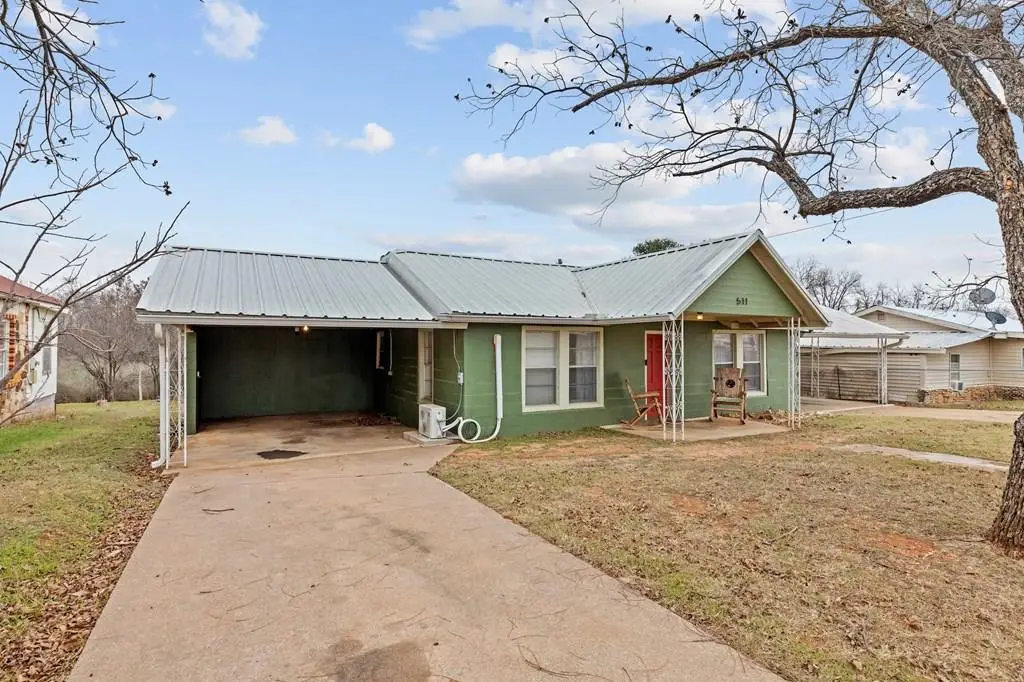 511 S Live Oak St, Mason, TX 76856 - #1