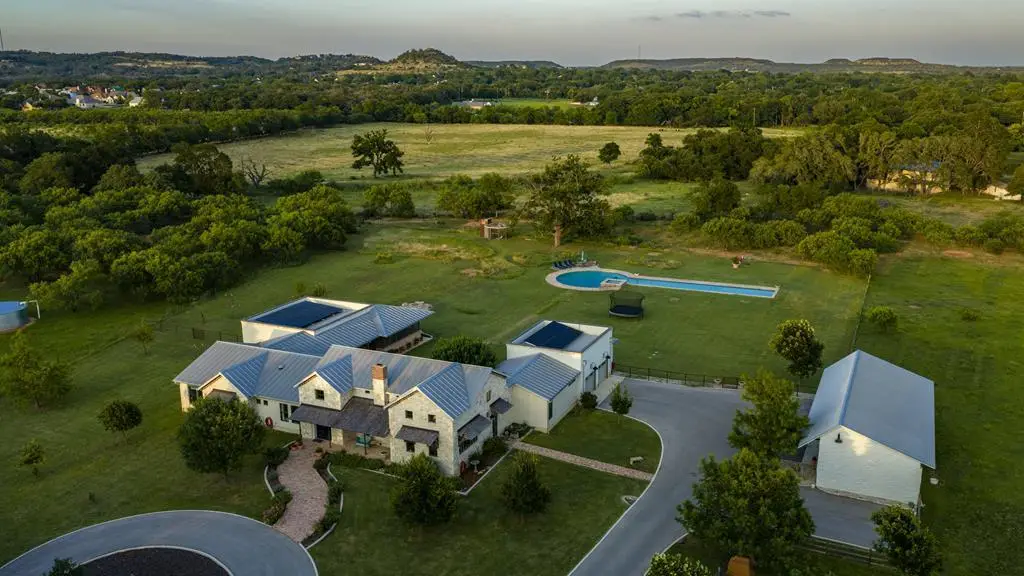 146 Metzger Rd, Fredericksburg, TX 78624 - #1