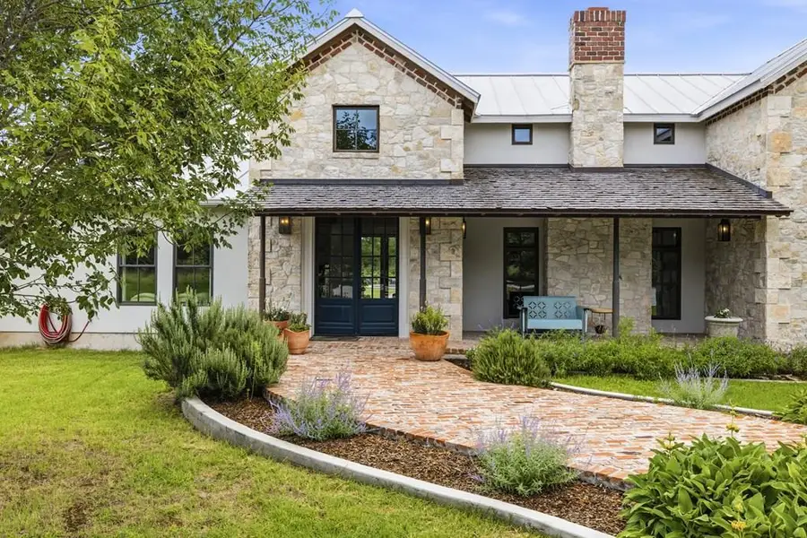 146 Metzger Rd, Fredericksburg, TX 78624 - #2
