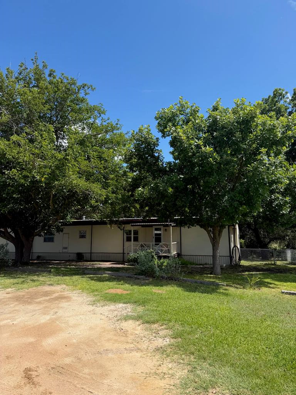 73 Fm 1221, Hext, TX 76848