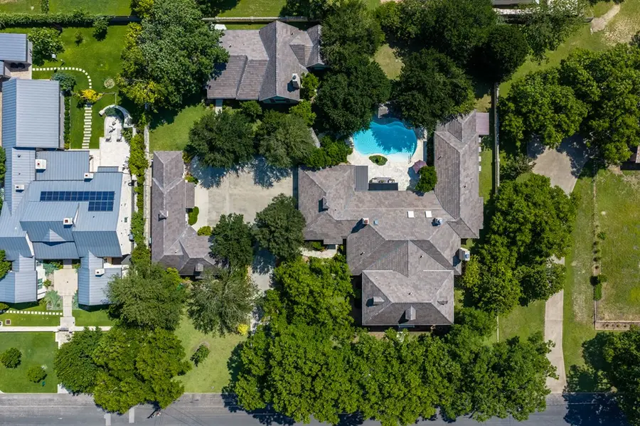 707 W Creek St, Fredericksburg, TX 78624 - #3