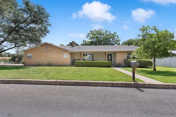 120 W Driftwood Dr, Fredericksburg, TX 78624