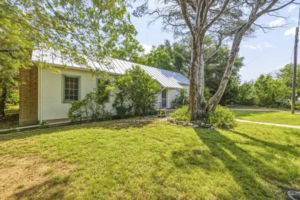 606 W Austin St, Fredericksburg, TX 78624