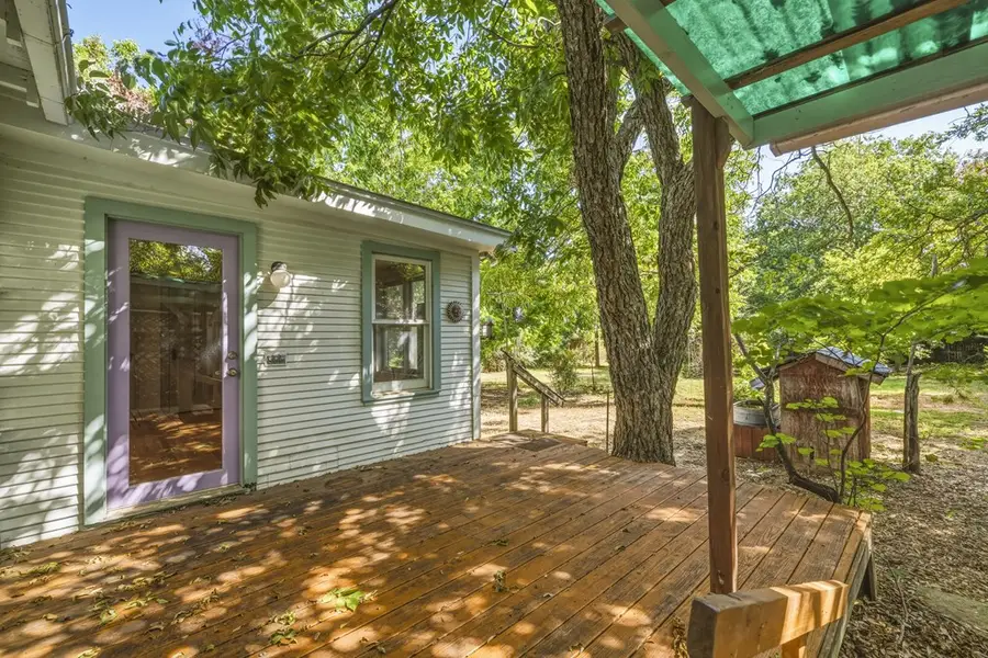 606 W Austin St, Fredericksburg, TX 78624 - #2