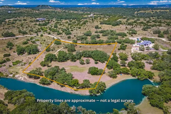 1364 N Walnut Springs Rd, Johnson City, TX 78636