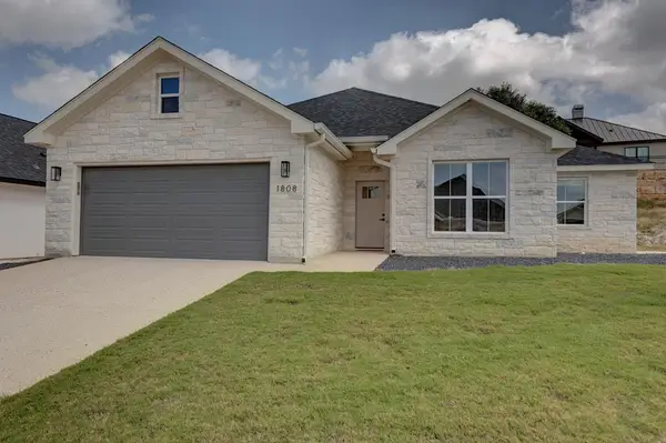 1808 N Chateau Ln, Kerrville, TX 78028