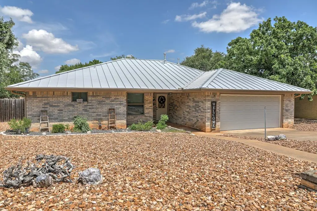 114 Edgewood Dr, Fredericksburg, TX 78624 - #1
