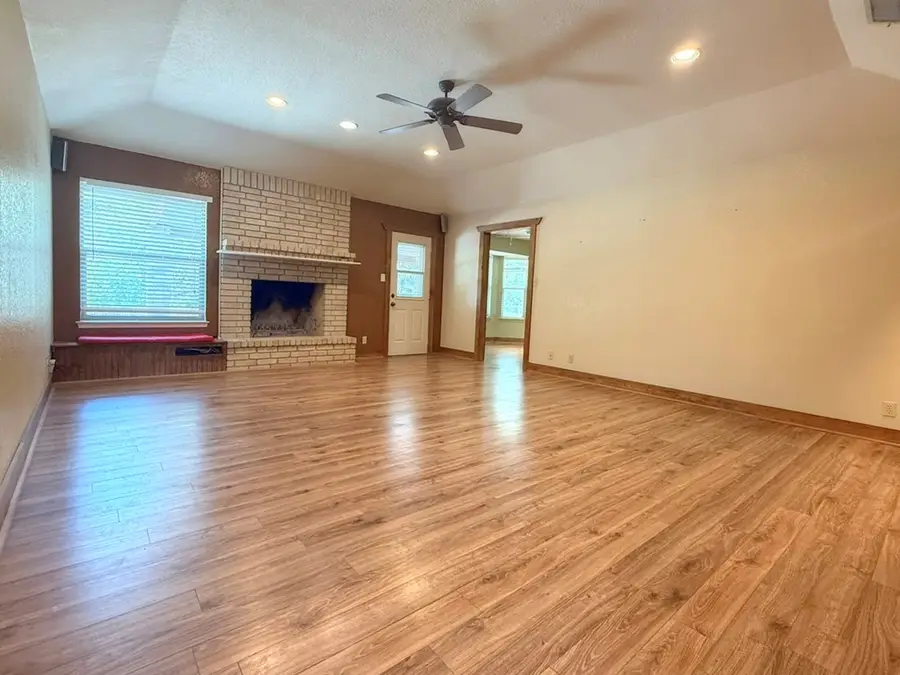 114 Edgewood Dr, Fredericksburg, TX 78624 - #2