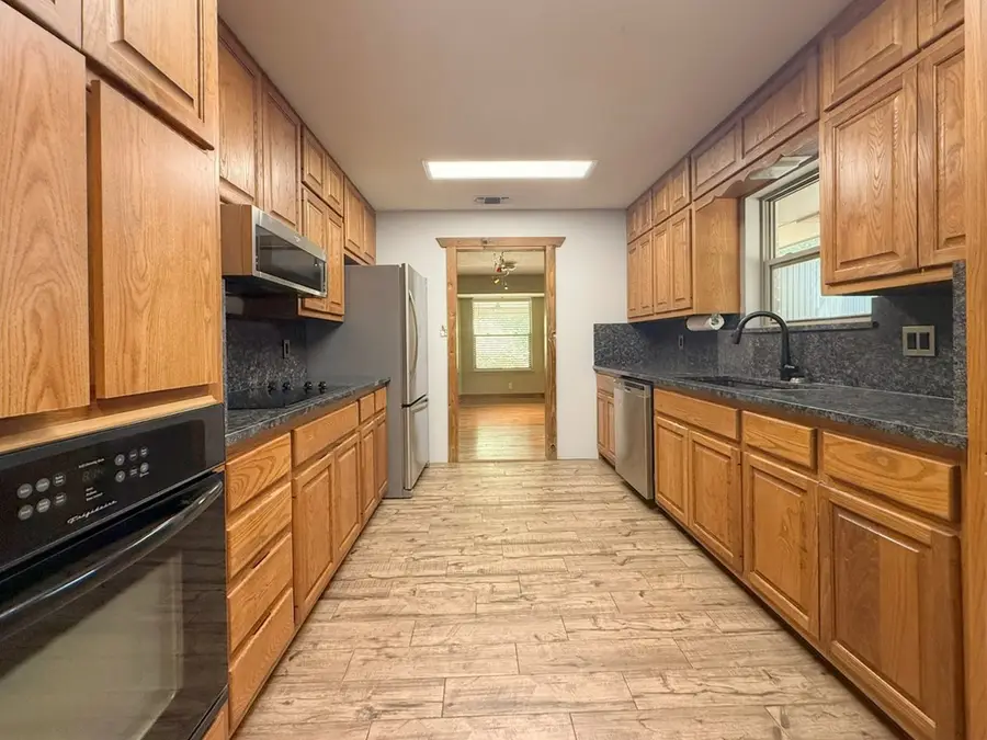 114 Edgewood Dr, Fredericksburg, TX 78624 - #3