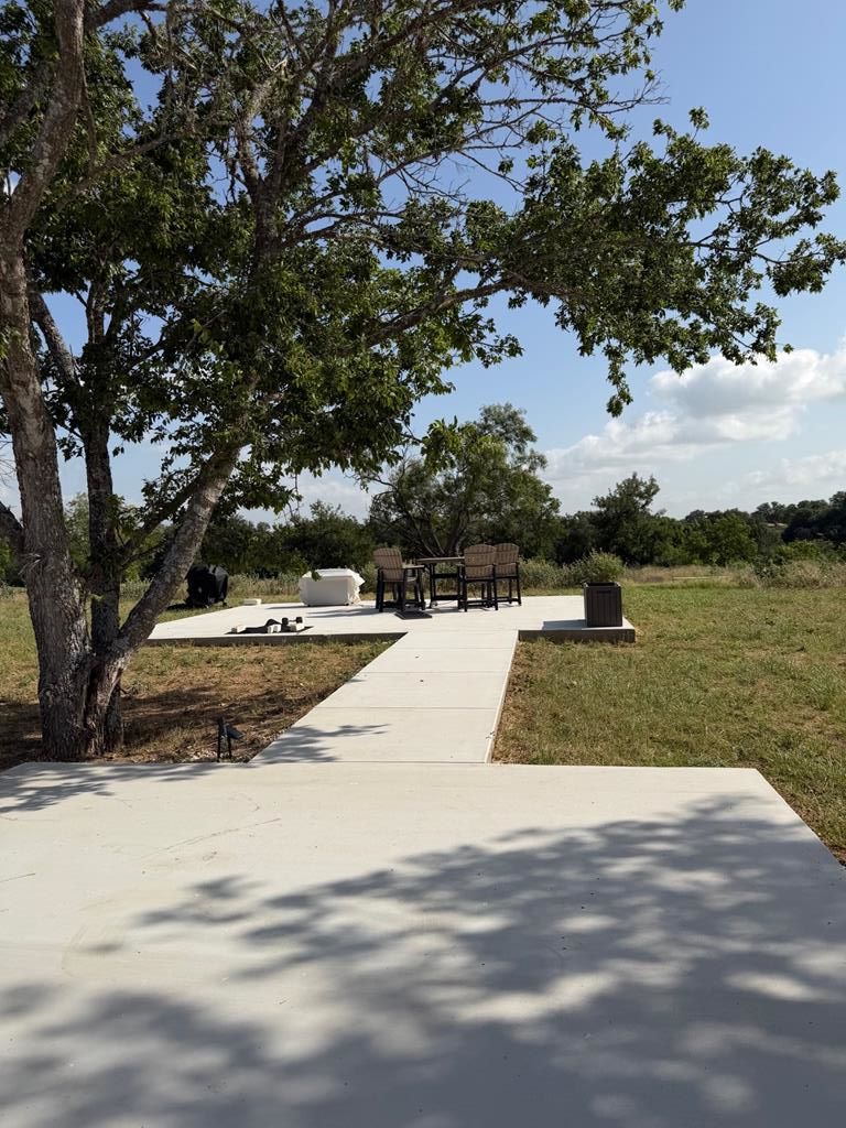 232 Resort Ct, Fredericksburg, TX 78624 - #1