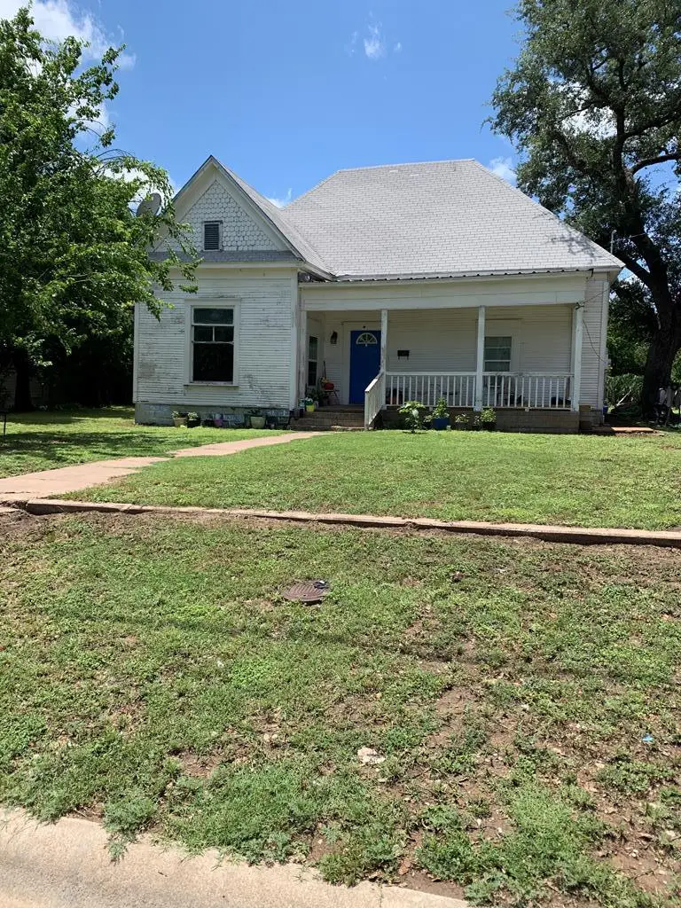 1104 S Pecan St, Brady, TX 76825 - #1