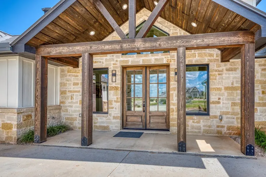 211 Interlaken St., Fredericksburg, TX 78624 - #2