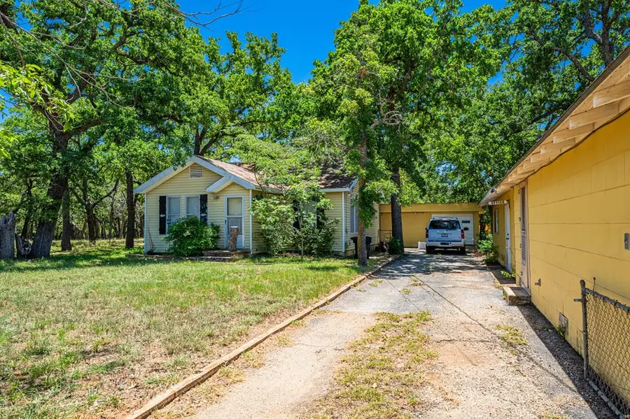 1709 N Llano St, Fredericksburg, TX 78624 - #3