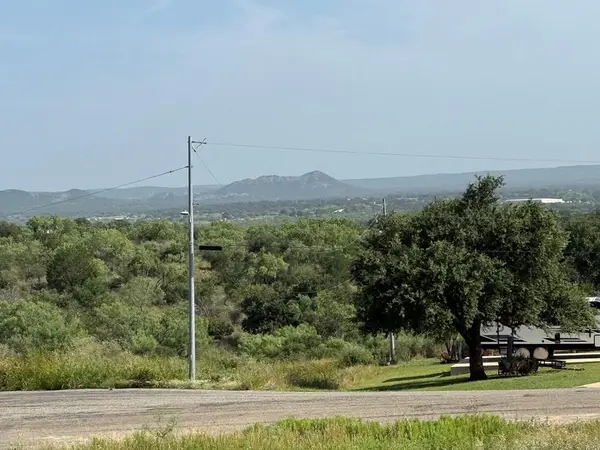 809 E Houston, Llano, TX 78643