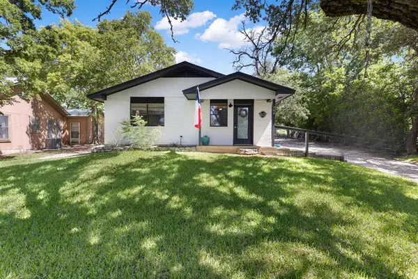 500 Cross Mountain Dr, Fredericksburg, TX 78624