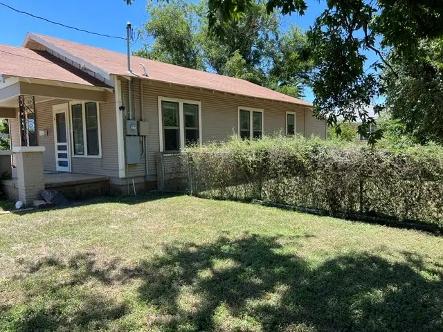 1104 S Walnut St, Brady, TX 76825 - #3