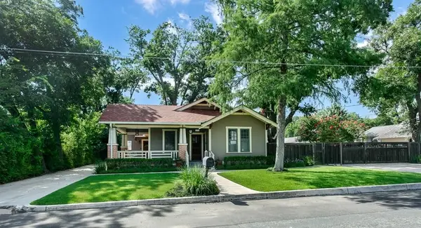 404 N Pecan St, Fredericksburg, TX 78624