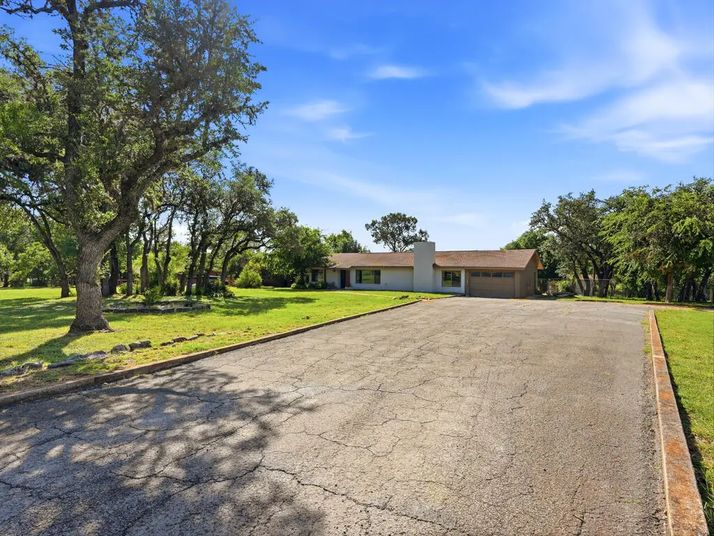 136 Royal Oaks Loop, Kerrville, TX 78028 - #1
