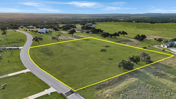 236 Thriving Oak Dr., Fredericksburg, TX 78624