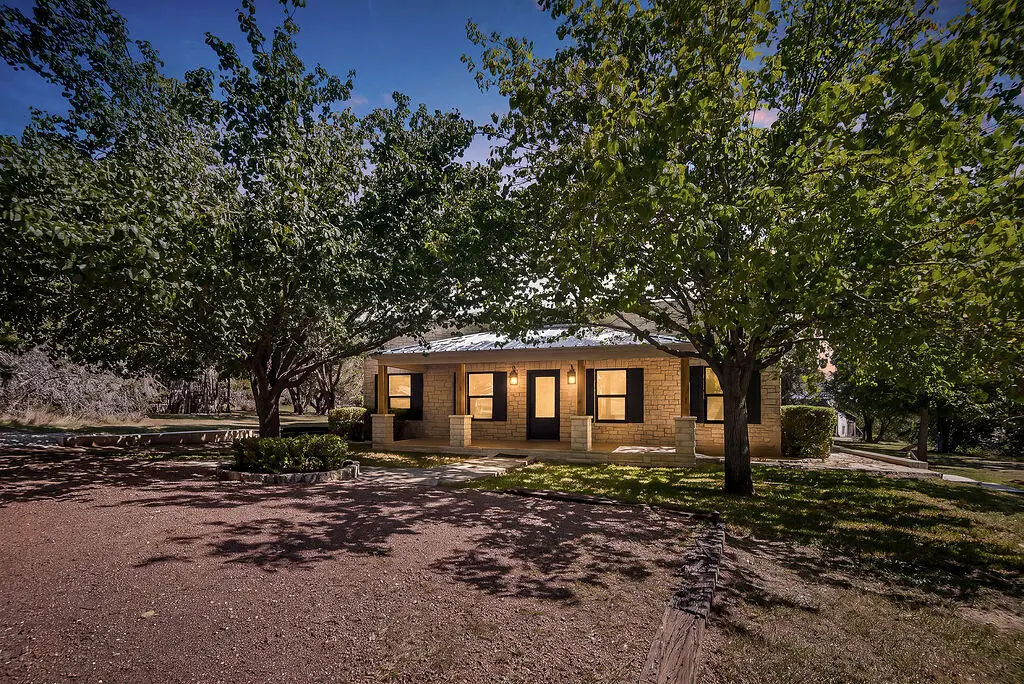 146 Hillside Dr, Fredericksburg, TX 78624 - #1
