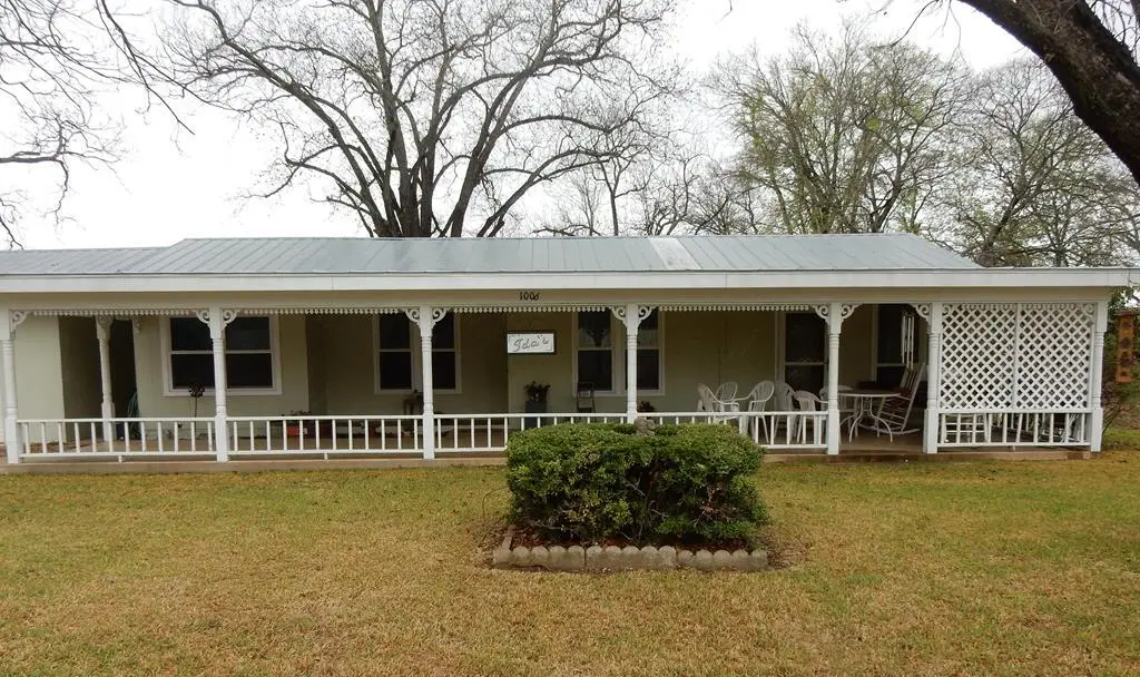 1006 E Highway St, Fredericksburg, TX 78624 - #1