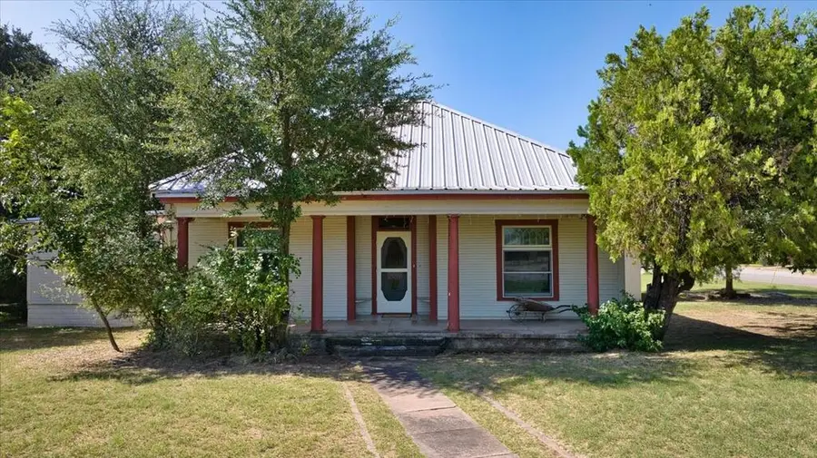 205 Austin St, Mason, TX 76856 - #2