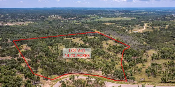 641 N Beretta Dr, Fredericksburg, TX 78624