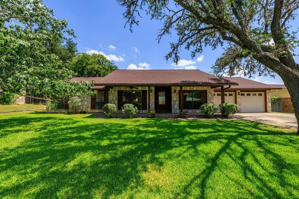 415 Meadow Ridge Dr, Kerrville, TX 78028 - #1