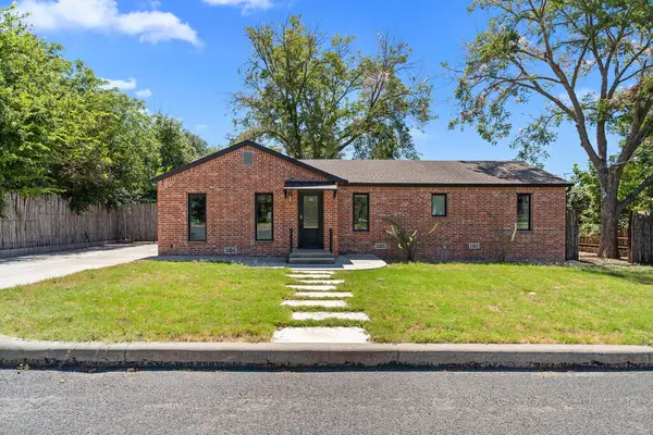109 S Bowie, Fredericksburg, TX 78624