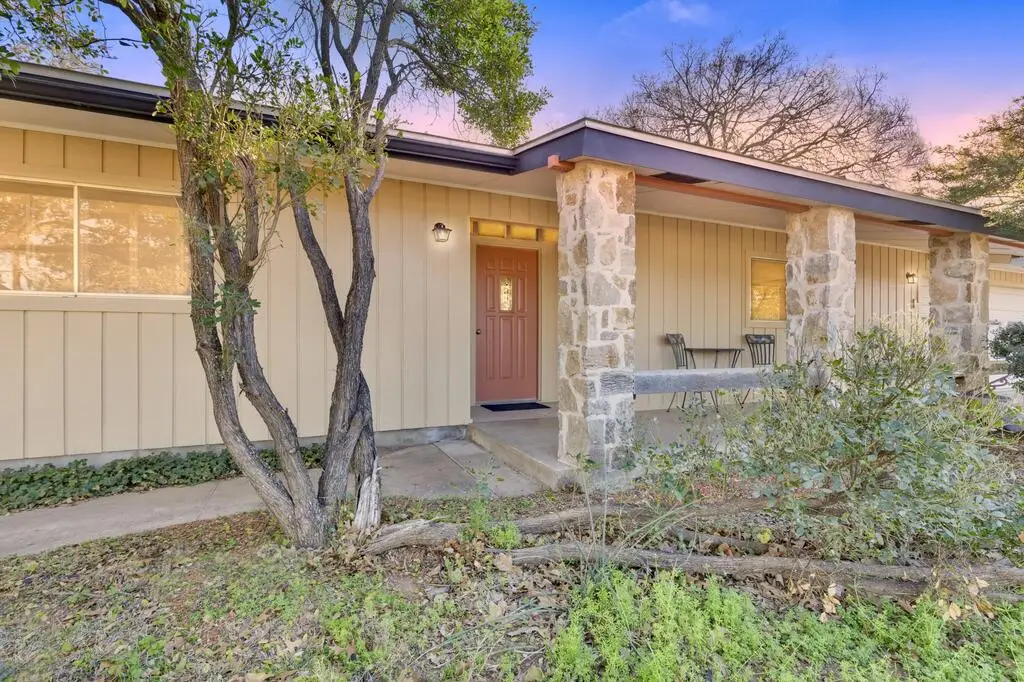 105 Hale St, Fredericksburg, TX 78624 - #1