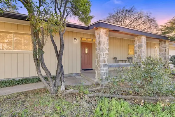 105 Hale St, Fredericksburg, TX 78624