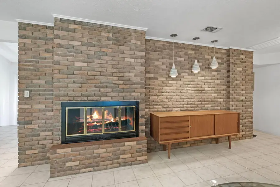 105 Hale St, Fredericksburg, TX 78624 - #2